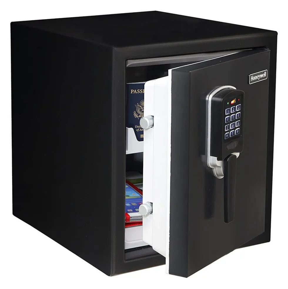 Honeywell 2605 Waterproof 2 Hour UL Fire and Security Safe (0.9 cu ft.)